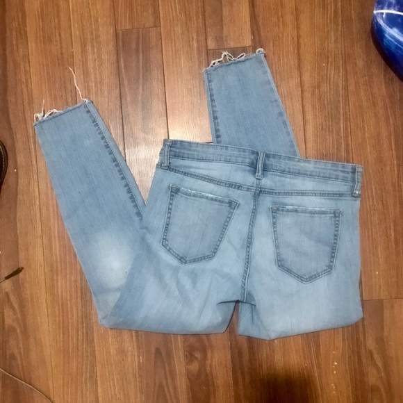 Gap Womens Size 10 Skinny Jeans Medium Wash Frayed Like New - Picture 2 of 2